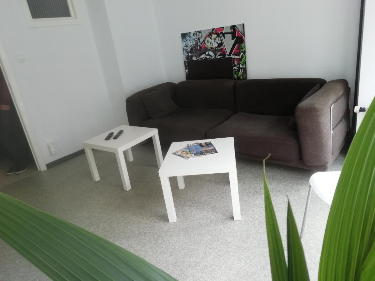 Backpackers Station Apartment Остенде Екстериор снимка