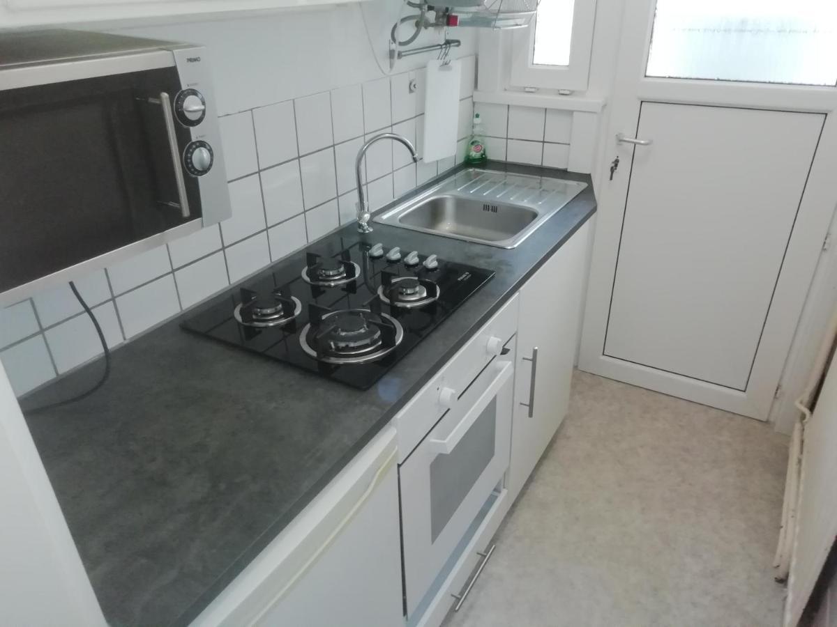 Backpackers Station Apartment Остенде Екстериор снимка